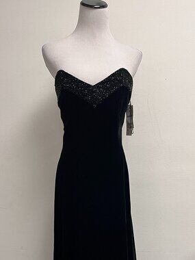 Black Tie velvet beaded Strapless Evening Gown NWT vintage